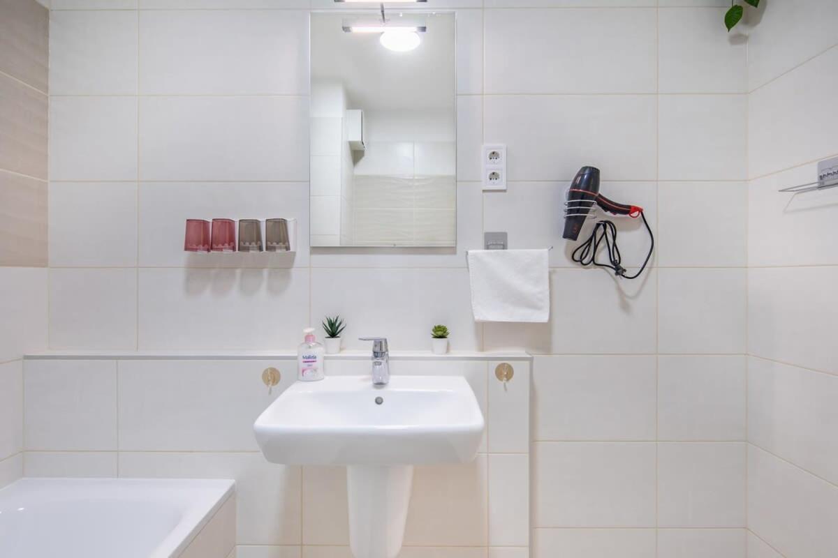Central - New - Cozy Stay Budapest Exteriör bild